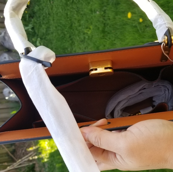 SOLD ❤❗BNWOT TORY BURCH BAG ❗ - Picture 4 of 4